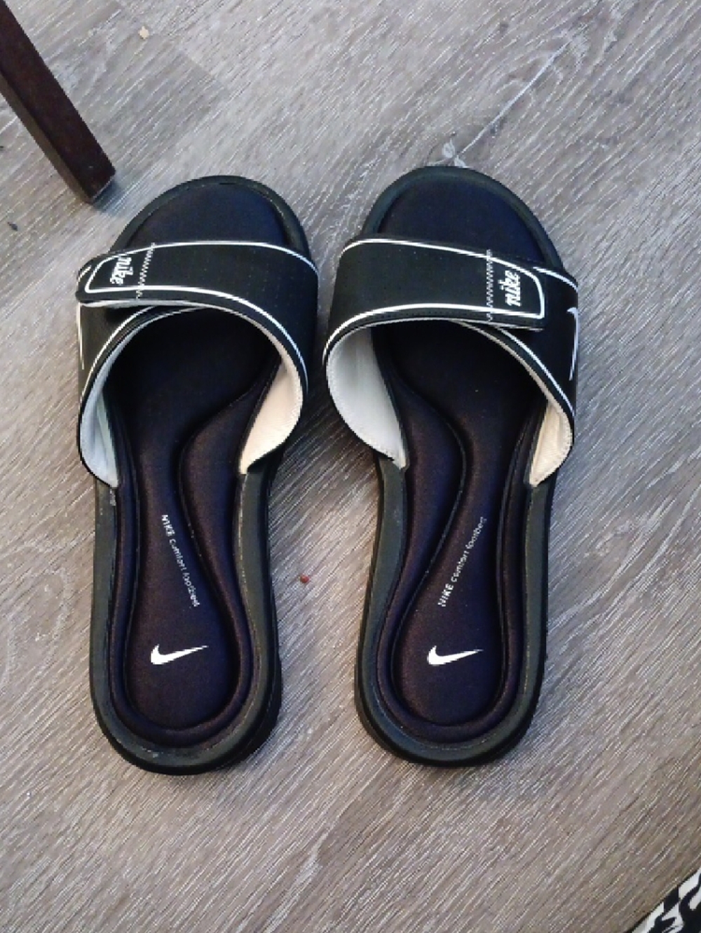 Nike Black and White Slide Sandals - Picture 2 of 7